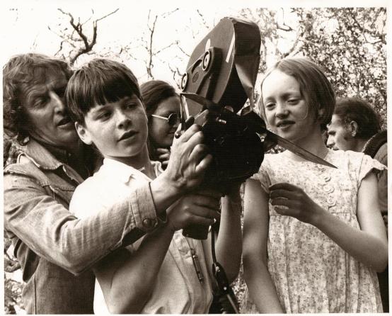 Claude Whatham showing the 16mm camera to Simon West and Sophie Neville. Sue Merry and Denis Lewiston.