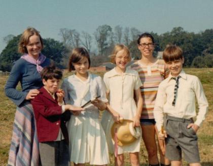 'Swallows and Amazons'(1974) Daphne Neville with Stephen Grendon, Suzanna Hamilton, Sophie Neville, fellow chaperone, Jane Grendon and Simon West on location in 1973